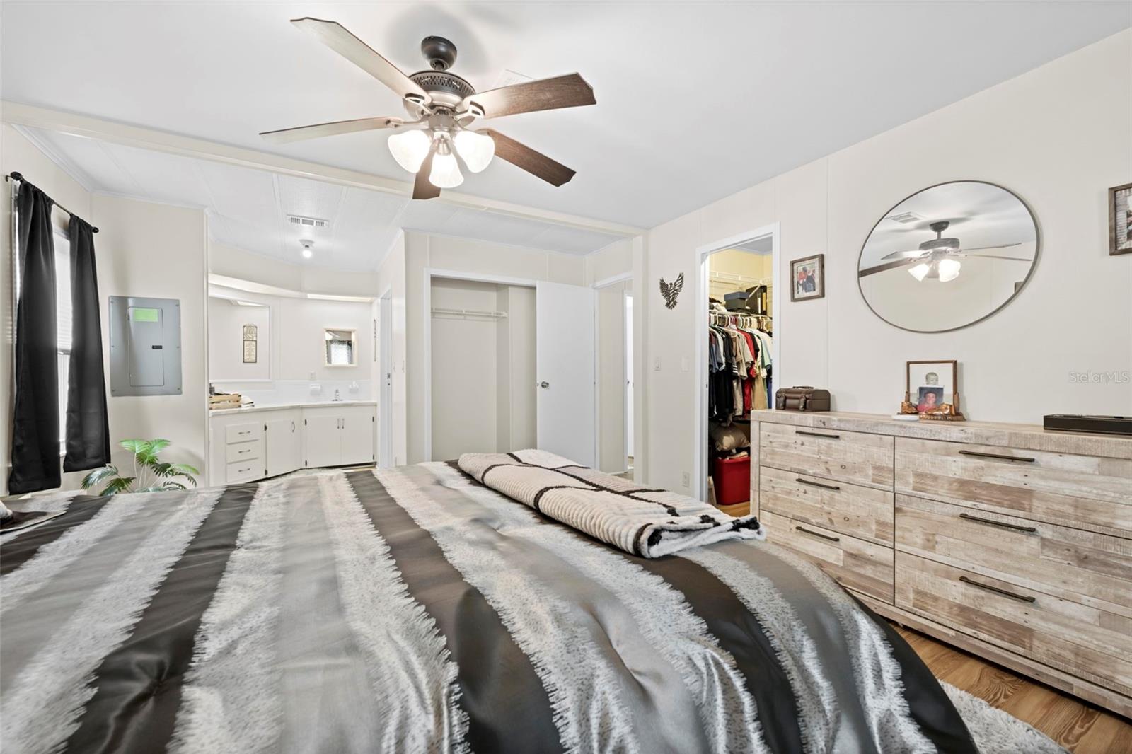 Image 4 of 38 For 14274 Sandhurst Street