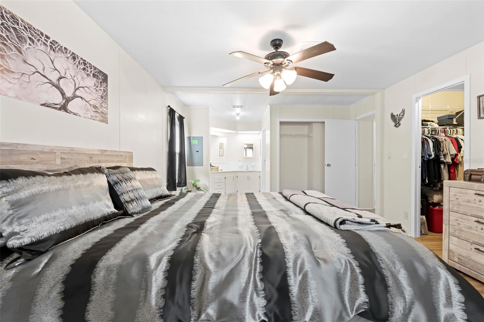 Image 5 of 38 For 14274 Sandhurst Street