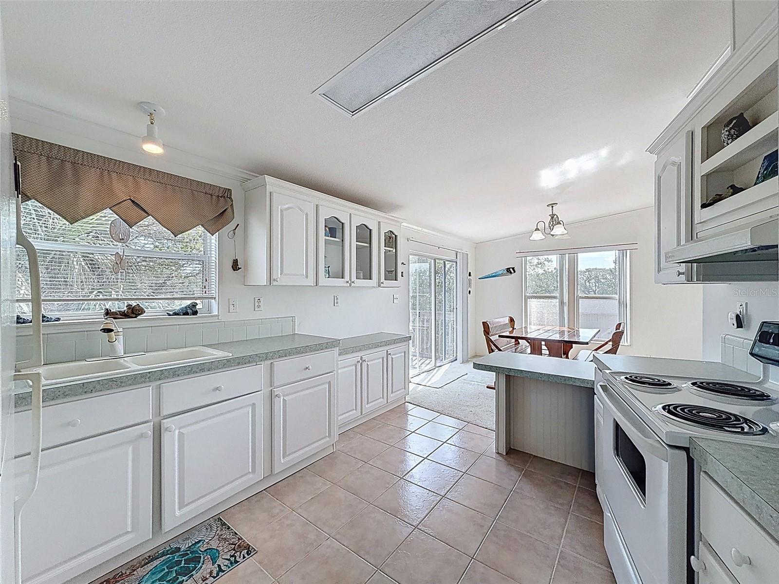 Image 18 of 67 For 13925 Sanddollar Lane