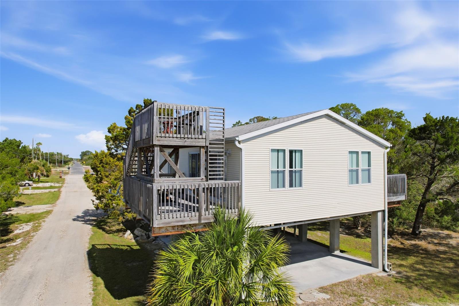 Image 3 of 67 For 13925 Sanddollar Lane