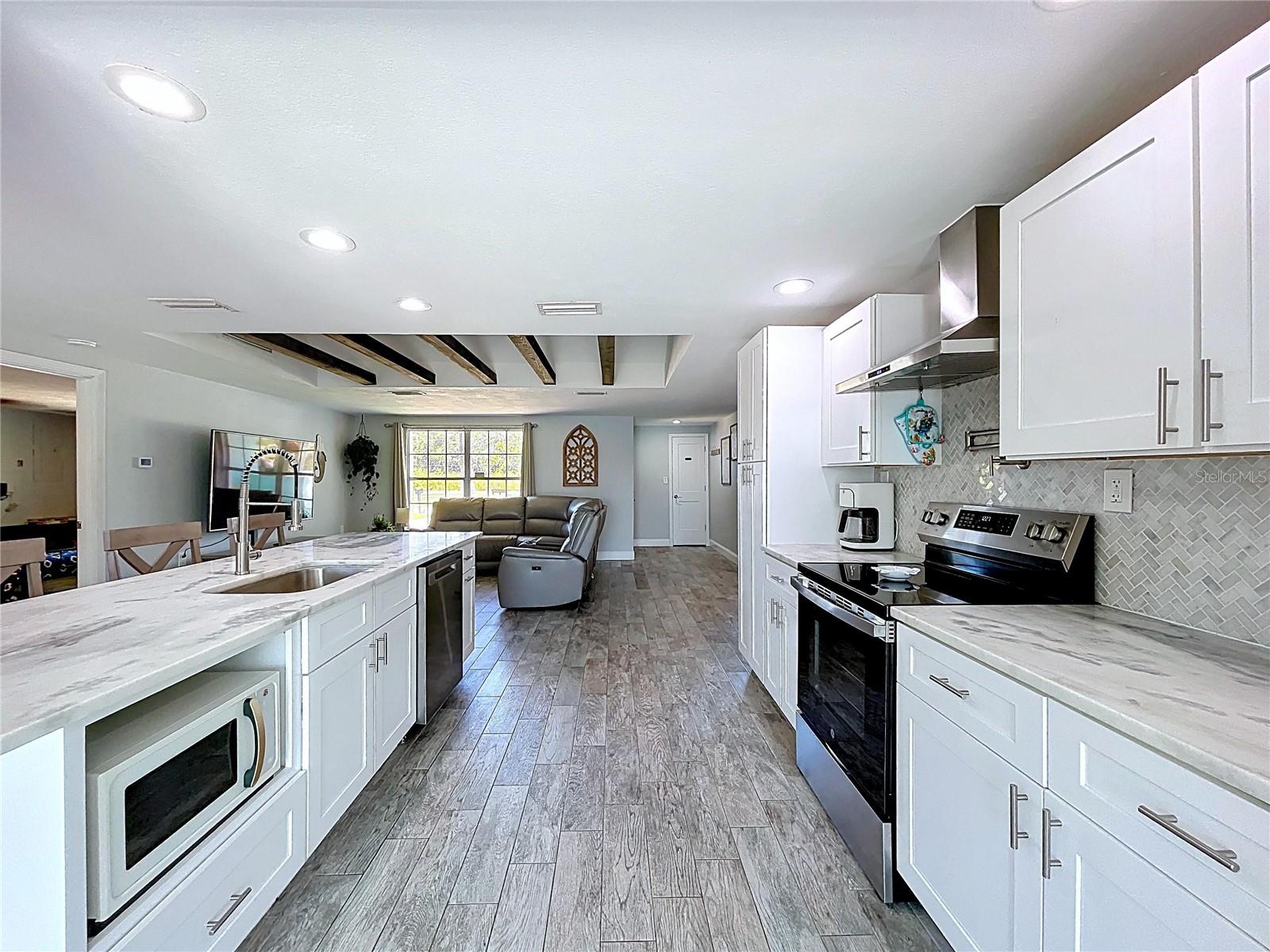 Image 12 of 89 For 4930 Bay Park Drive