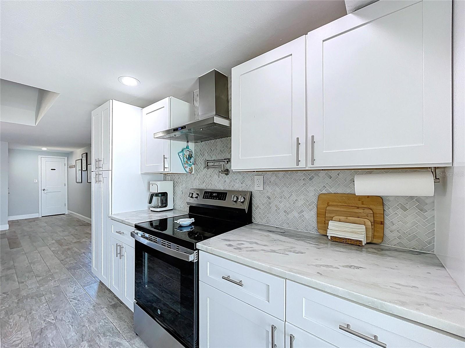 Image 16 of 89 For 4930 Bay Park Drive