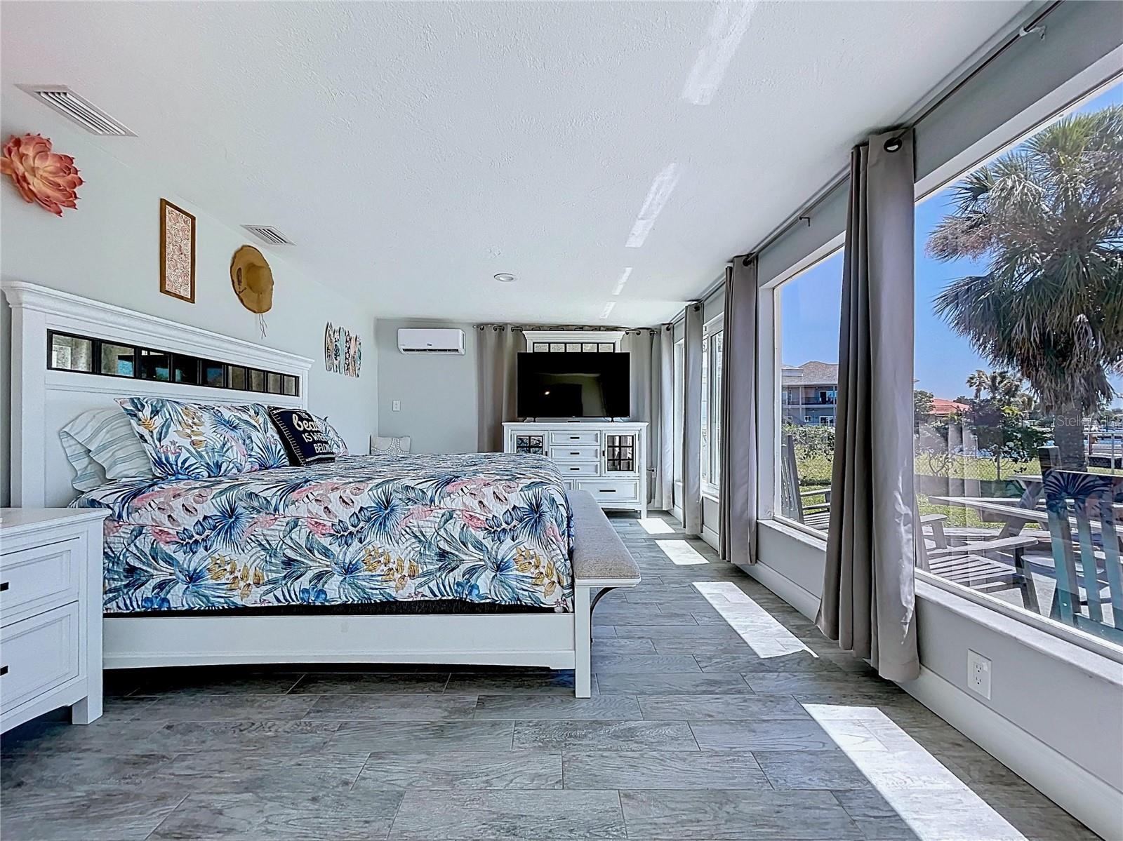 Image 24 of 89 For 4930 Bay Park Drive