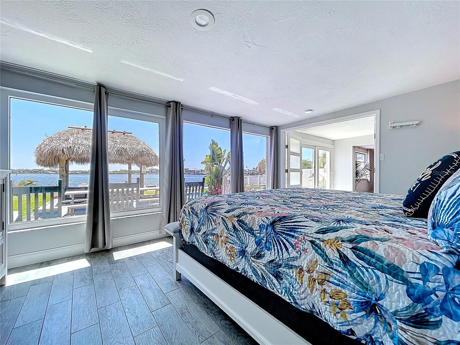 Image 25 of 89 For 4930 Bay Park Drive