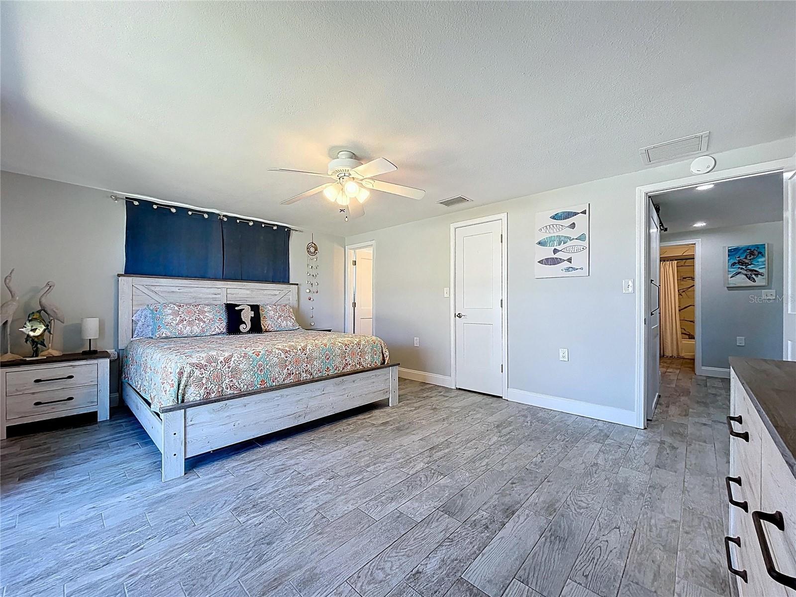 Image 30 of 89 For 4930 Bay Park Drive