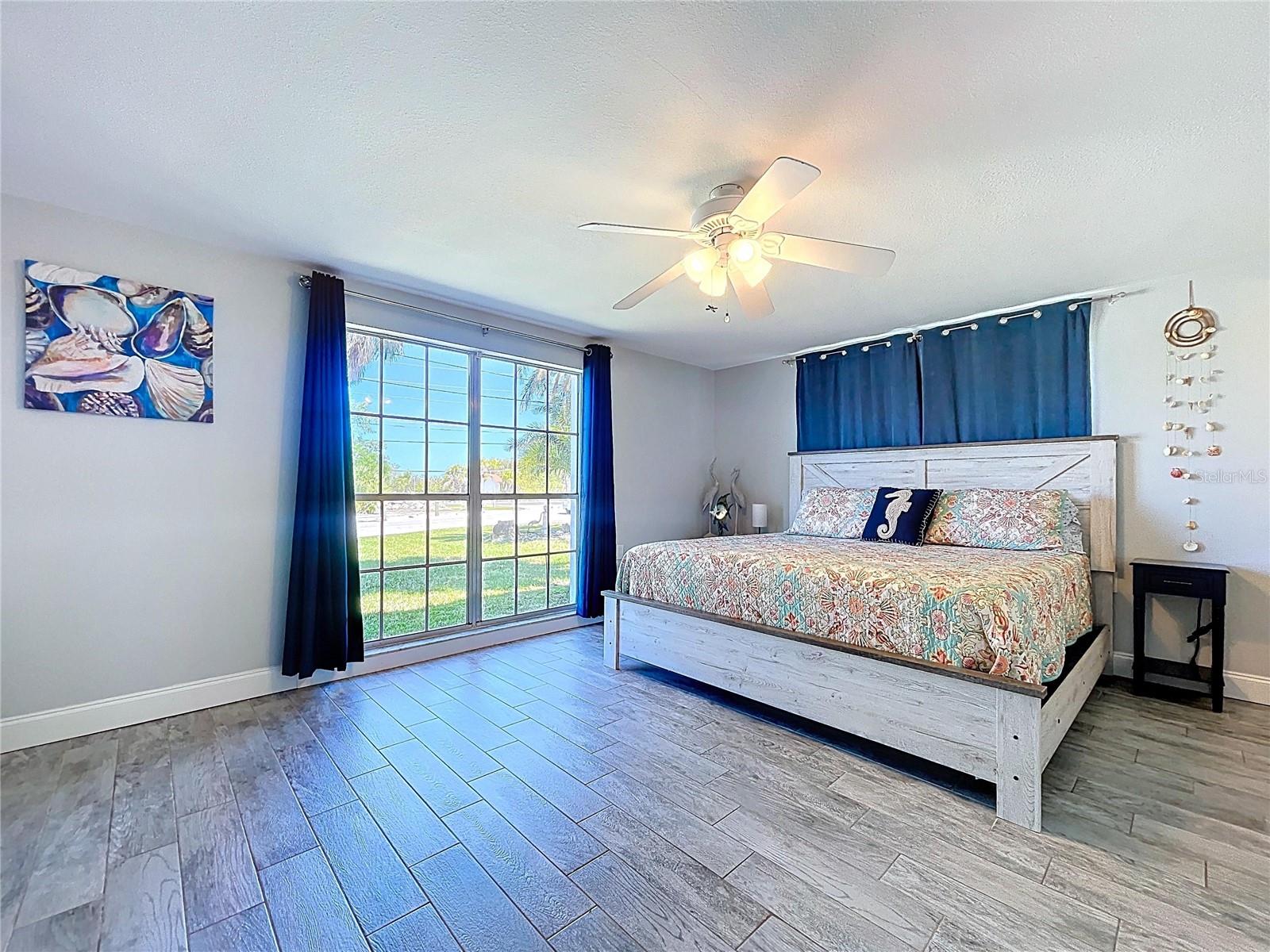 Image 36 of 89 For 4930 Bay Park Drive