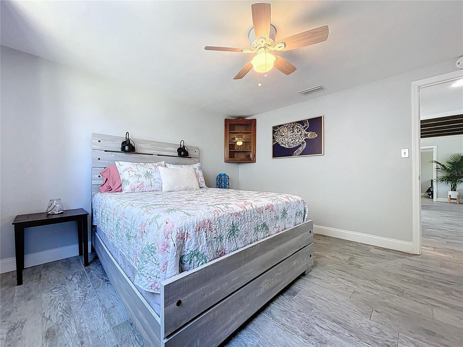 Image 37 of 89 For 4930 Bay Park Drive