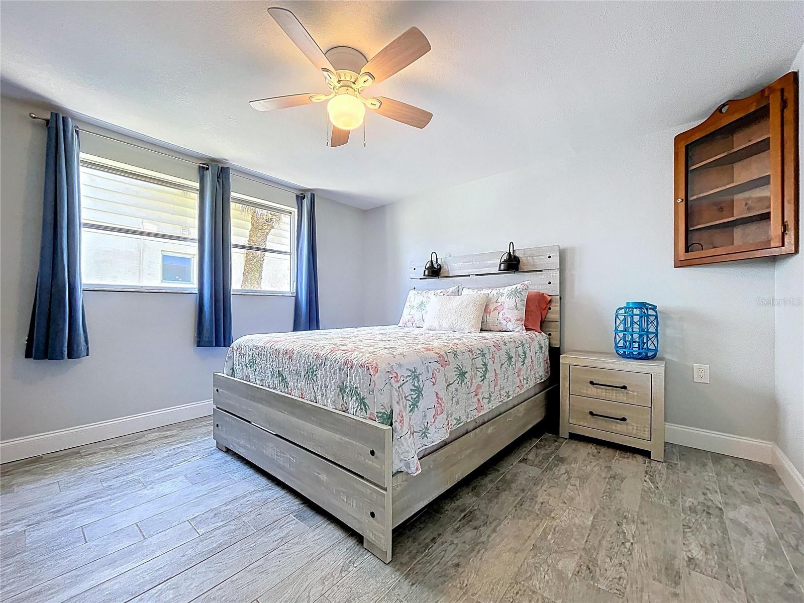 Image 39 of 89 For 4930 Bay Park Drive