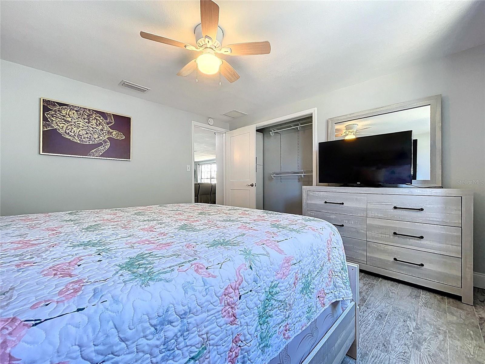 Image 40 of 89 For 4930 Bay Park Drive