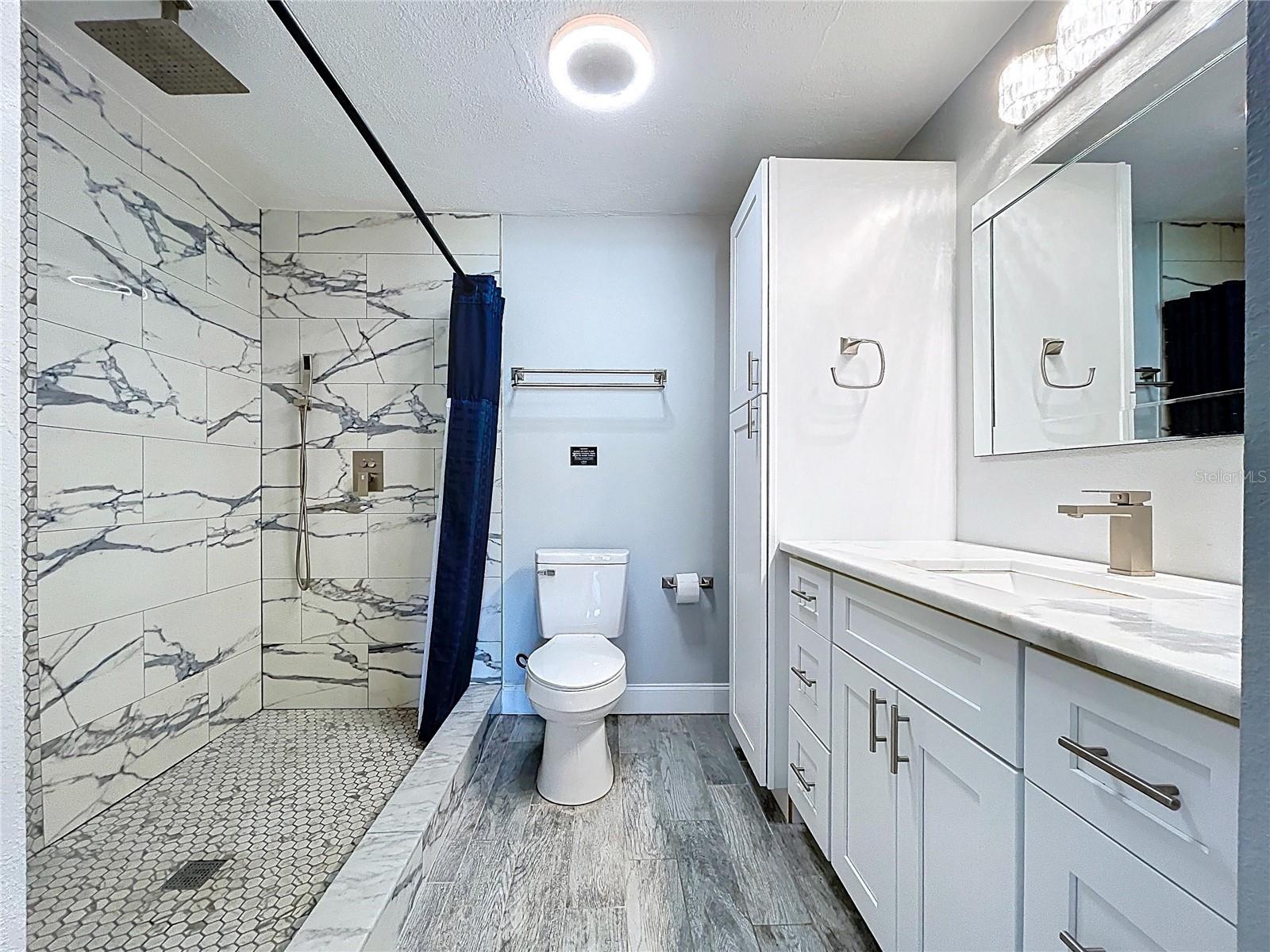 Image 41 of 89 For 4930 Bay Park Drive