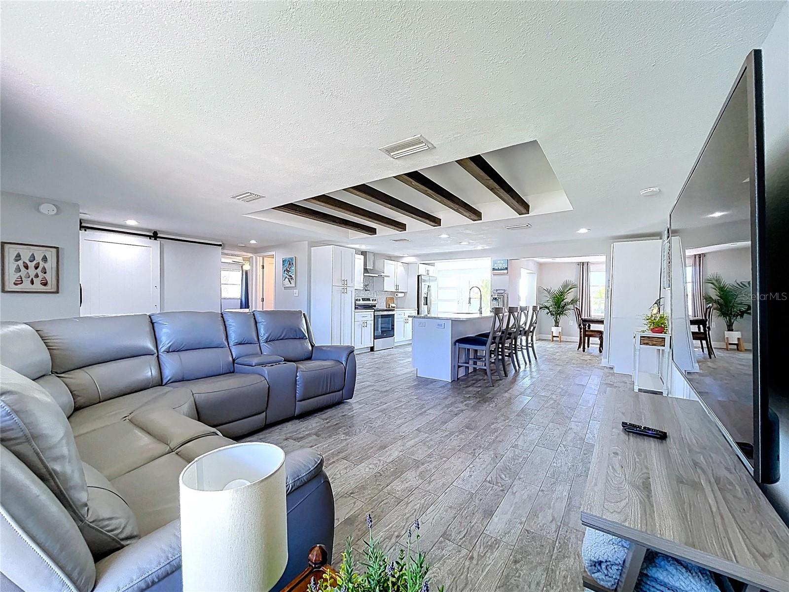 Image 6 of 89 For 4930 Bay Park Drive