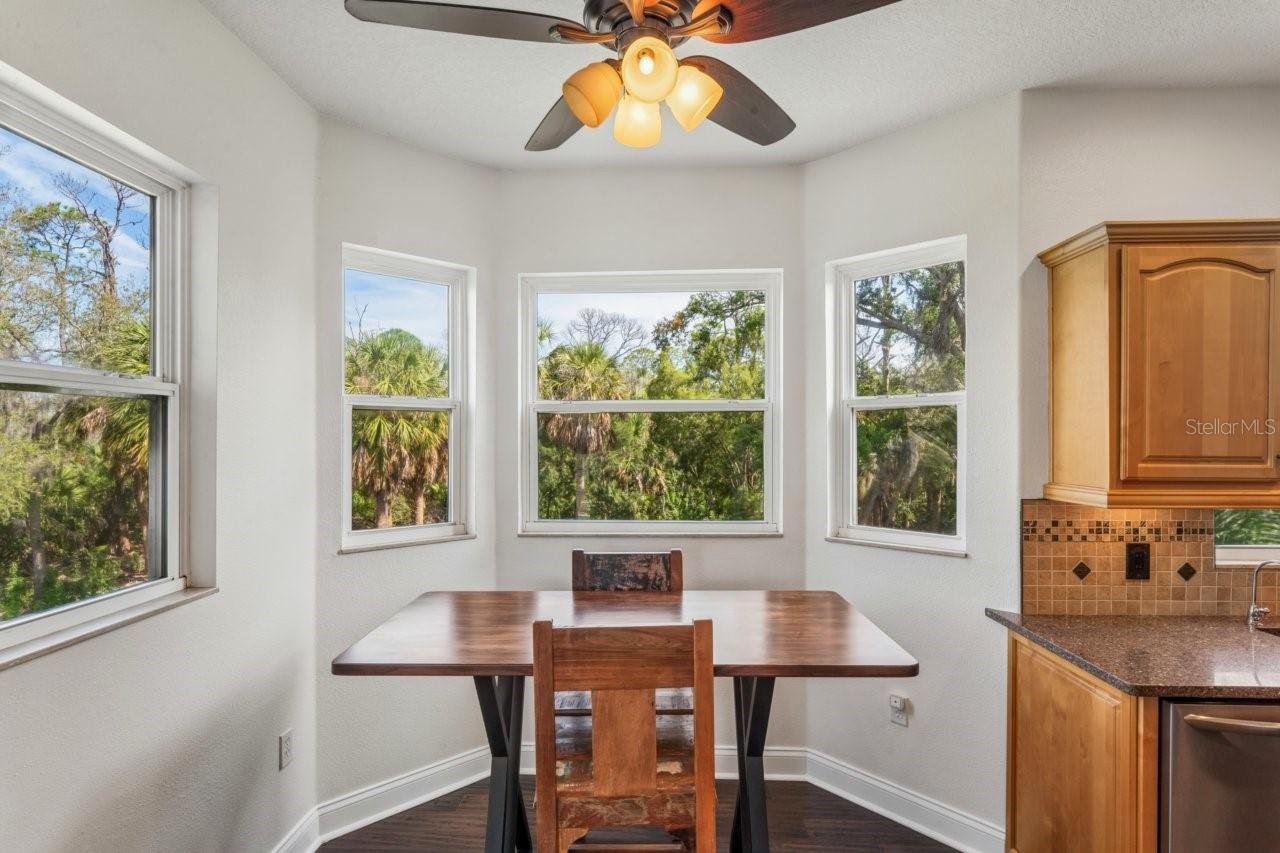 Image 15 of 91 For 7340 Brightwaters Court