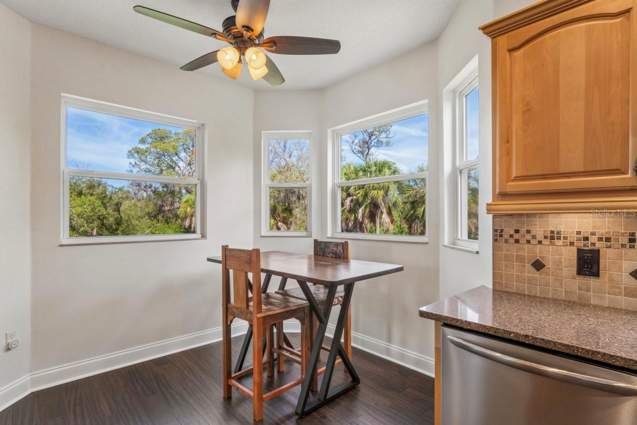 Image 17 of 91 For 7340 Brightwaters Court