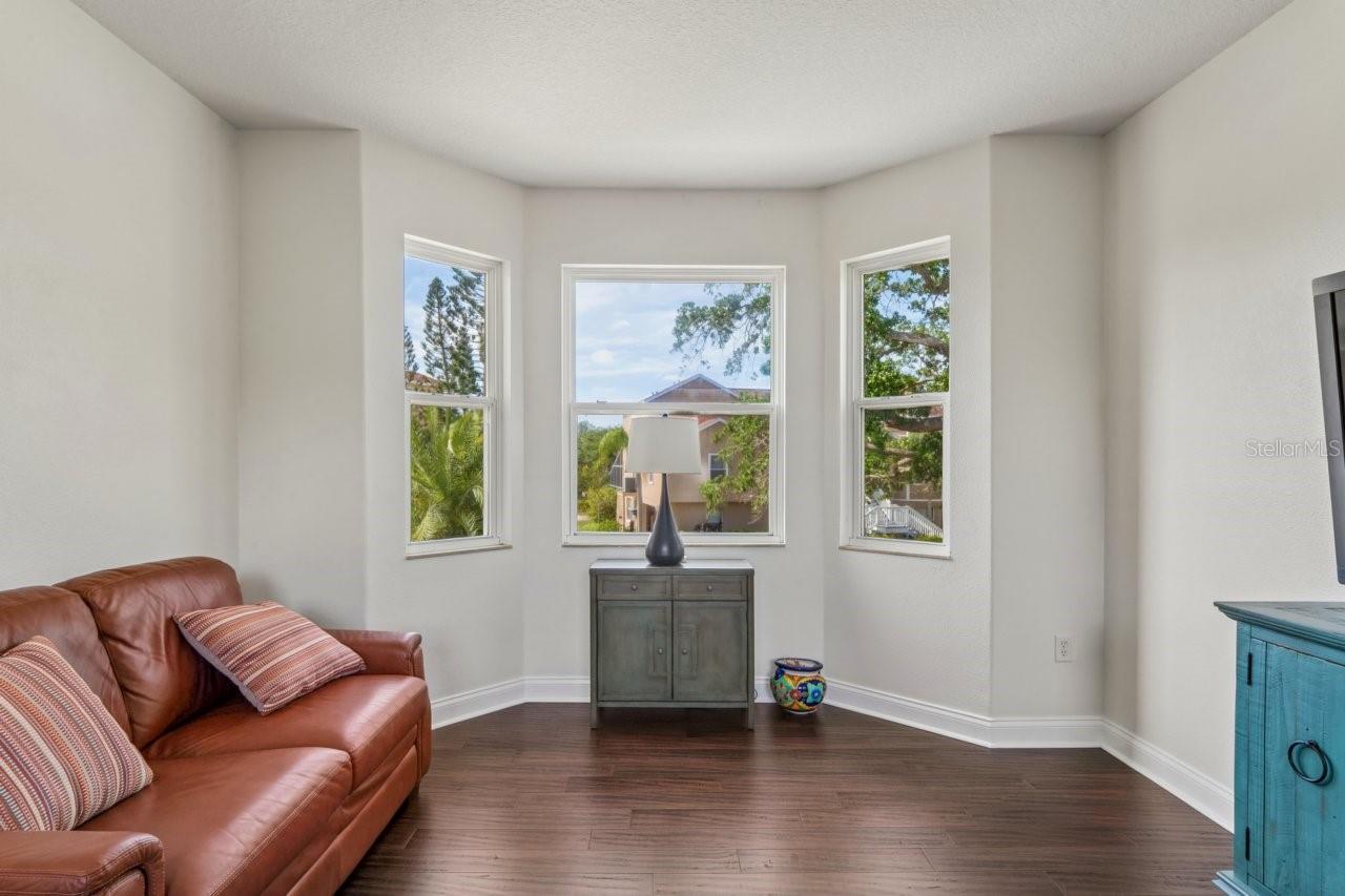 Image 20 of 91 For 7340 Brightwaters Court