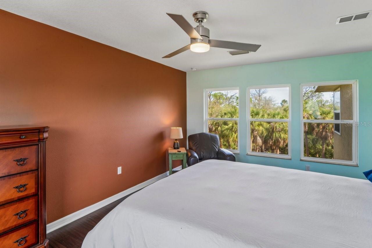 Image 29 of 91 For 7340 Brightwaters Court