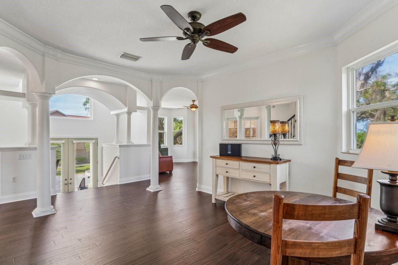 Image 3 of 91 For 7340 Brightwaters Court