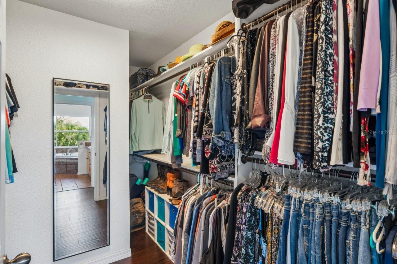 Image 34 of 91 For 7340 Brightwaters Court