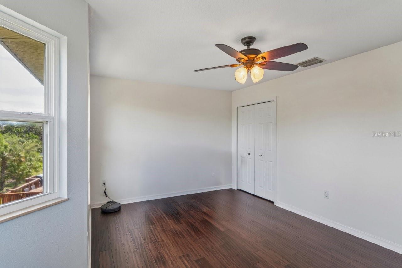 Image 38 of 91 For 7340 Brightwaters Court