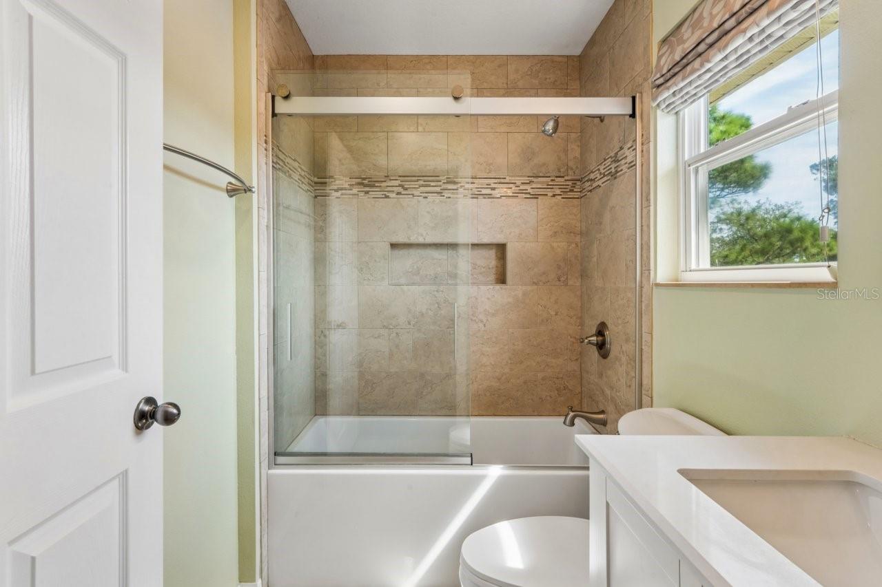 Image 43 of 91 For 7340 Brightwaters Court