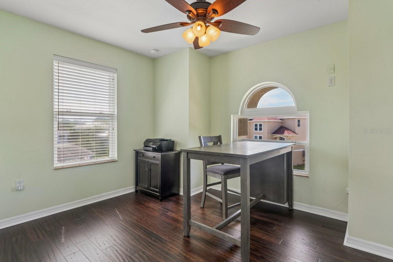 Image 44 of 91 For 7340 Brightwaters Court