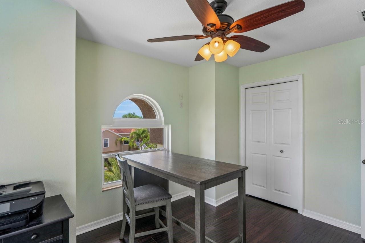 Image 45 of 91 For 7340 Brightwaters Court