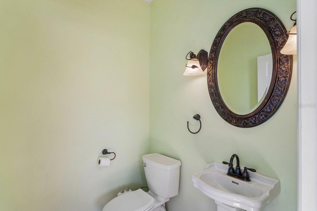 Image 50 of 91 For 7340 Brightwaters Court