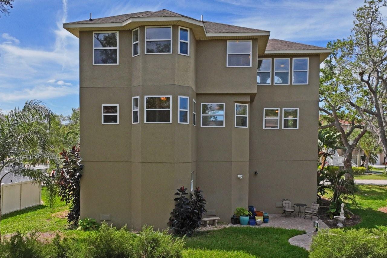 Image 53 of 91 For 7340 Brightwaters Court