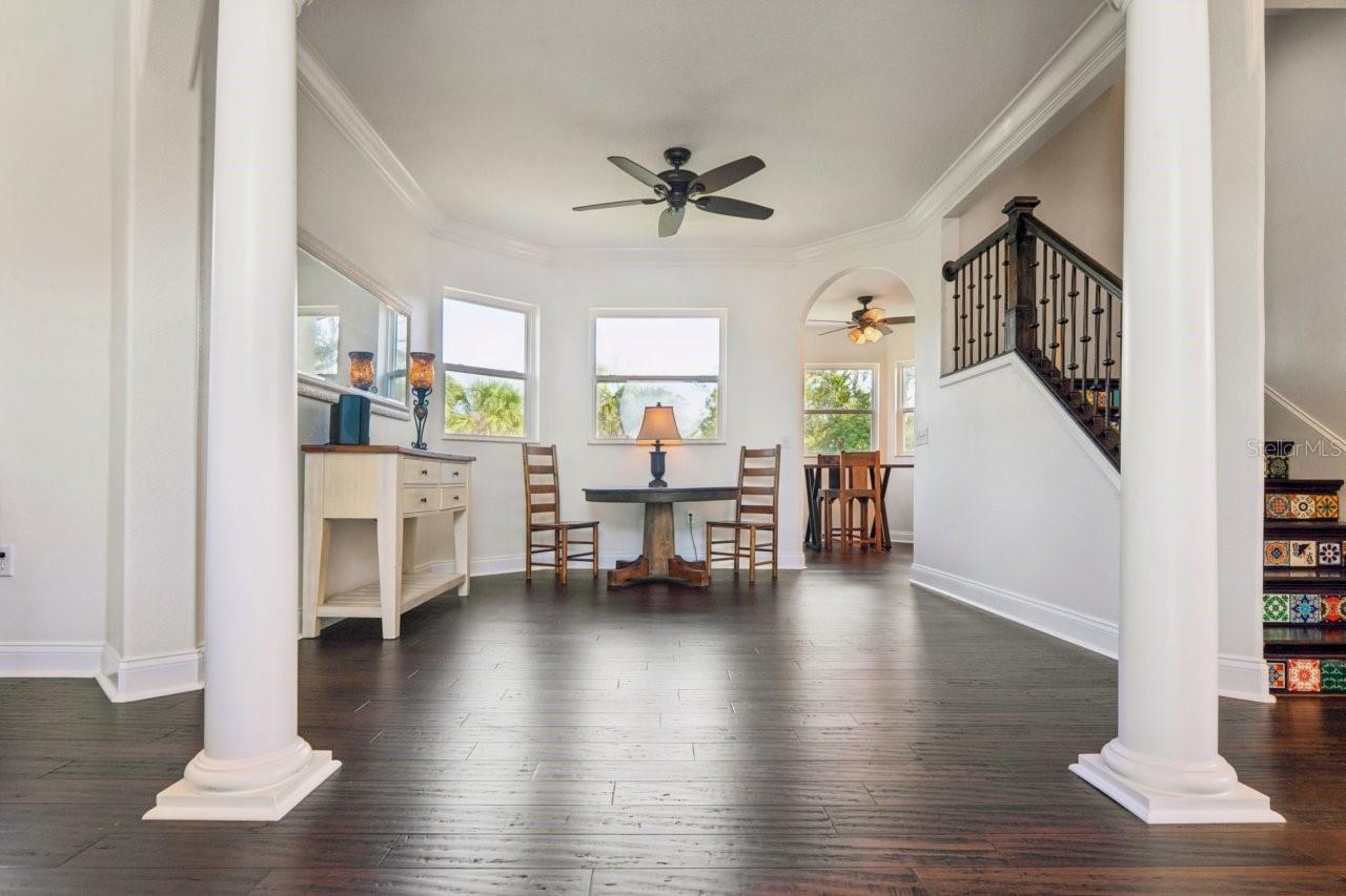 Image 6 of 91 For 7340 Brightwaters Court