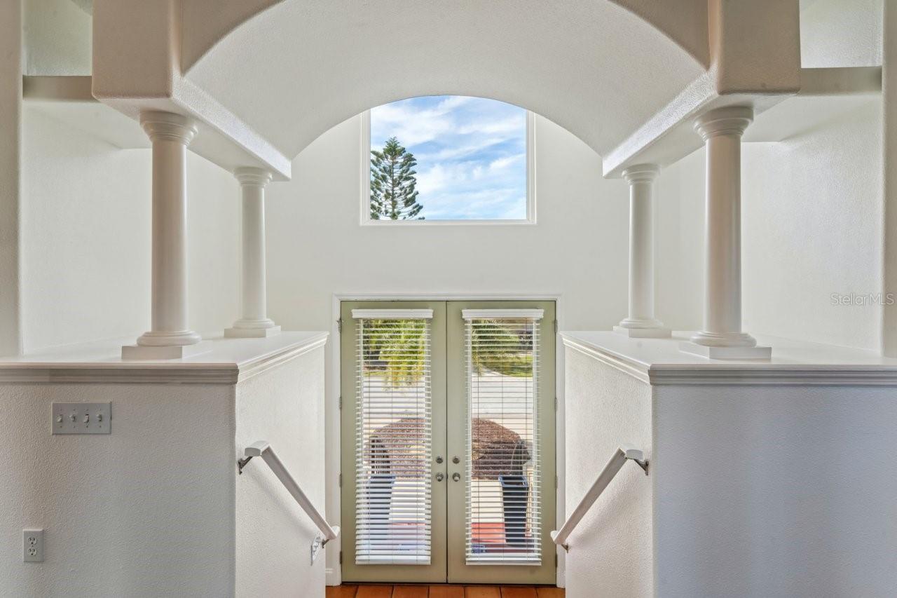 Image 7 of 91 For 7340 Brightwaters Court