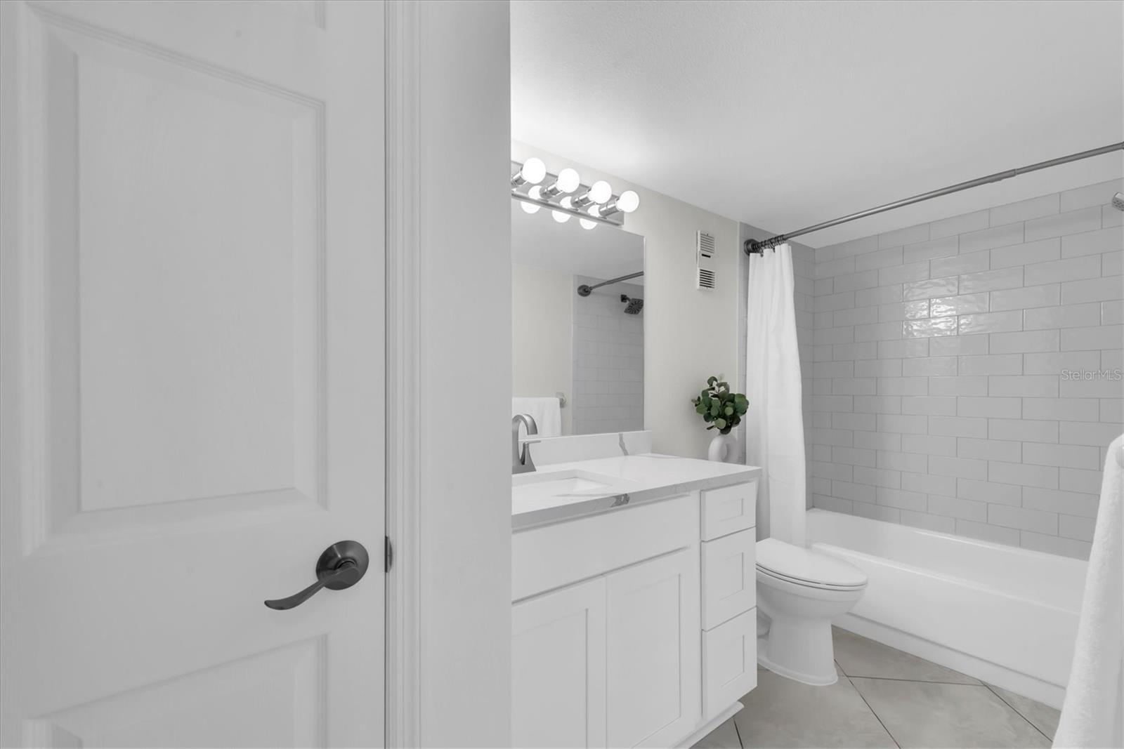 Image 17 of 45 For 8 Glencoe Place 105