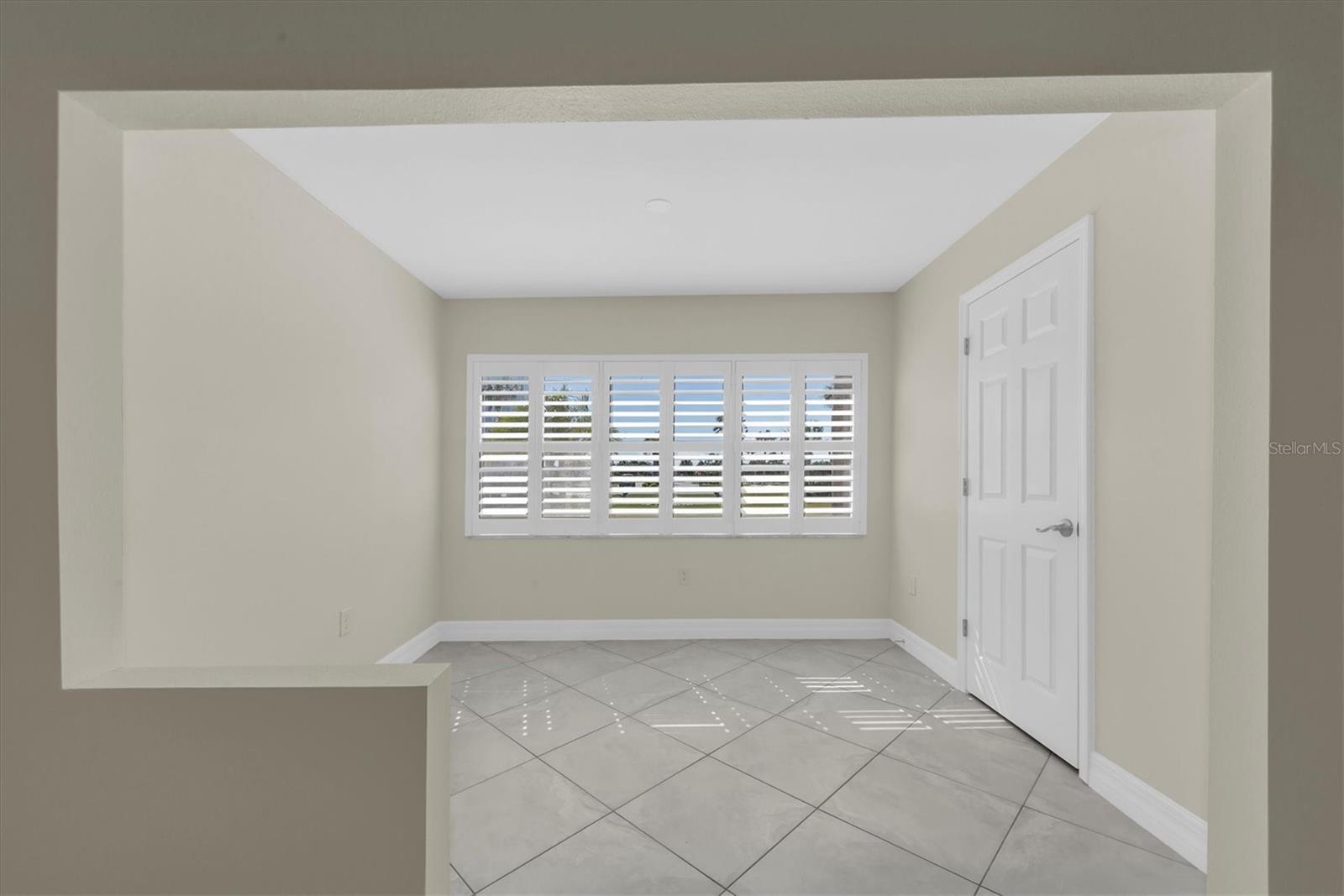 Image 20 of 45 For 8 Glencoe Place 105