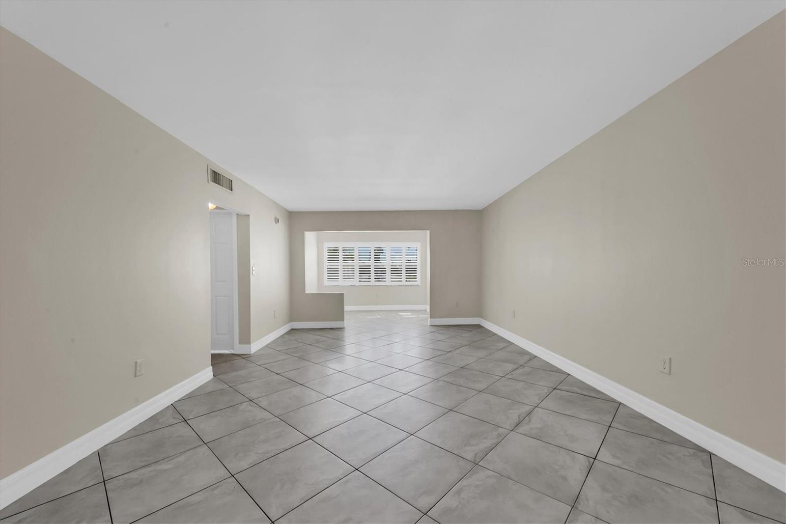 Image 26 of 45 For 8 Glencoe Place 105