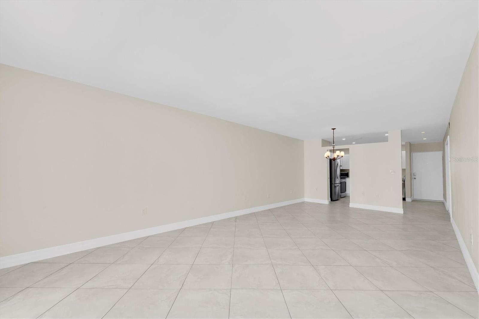 Image 27 of 45 For 8 Glencoe Place 105