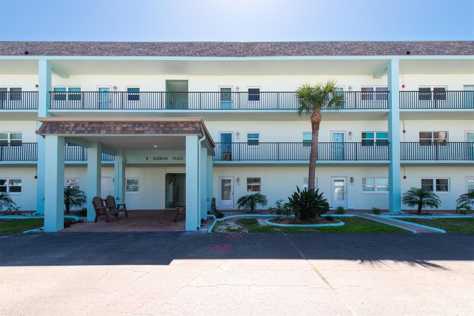 Image 29 of 45 For 8 Glencoe Place 105