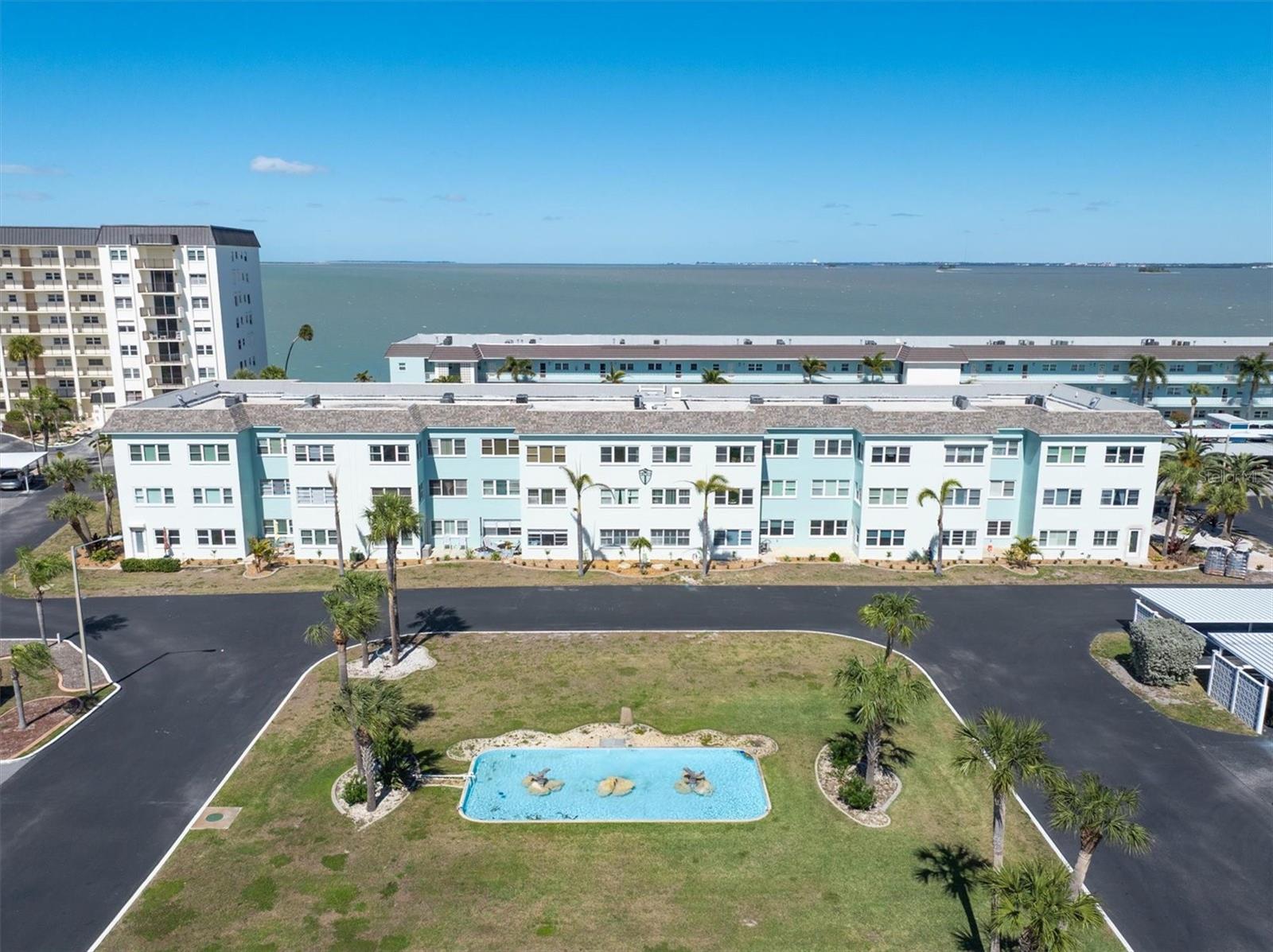 Image 43 of 45 For 8 Glencoe Place 105