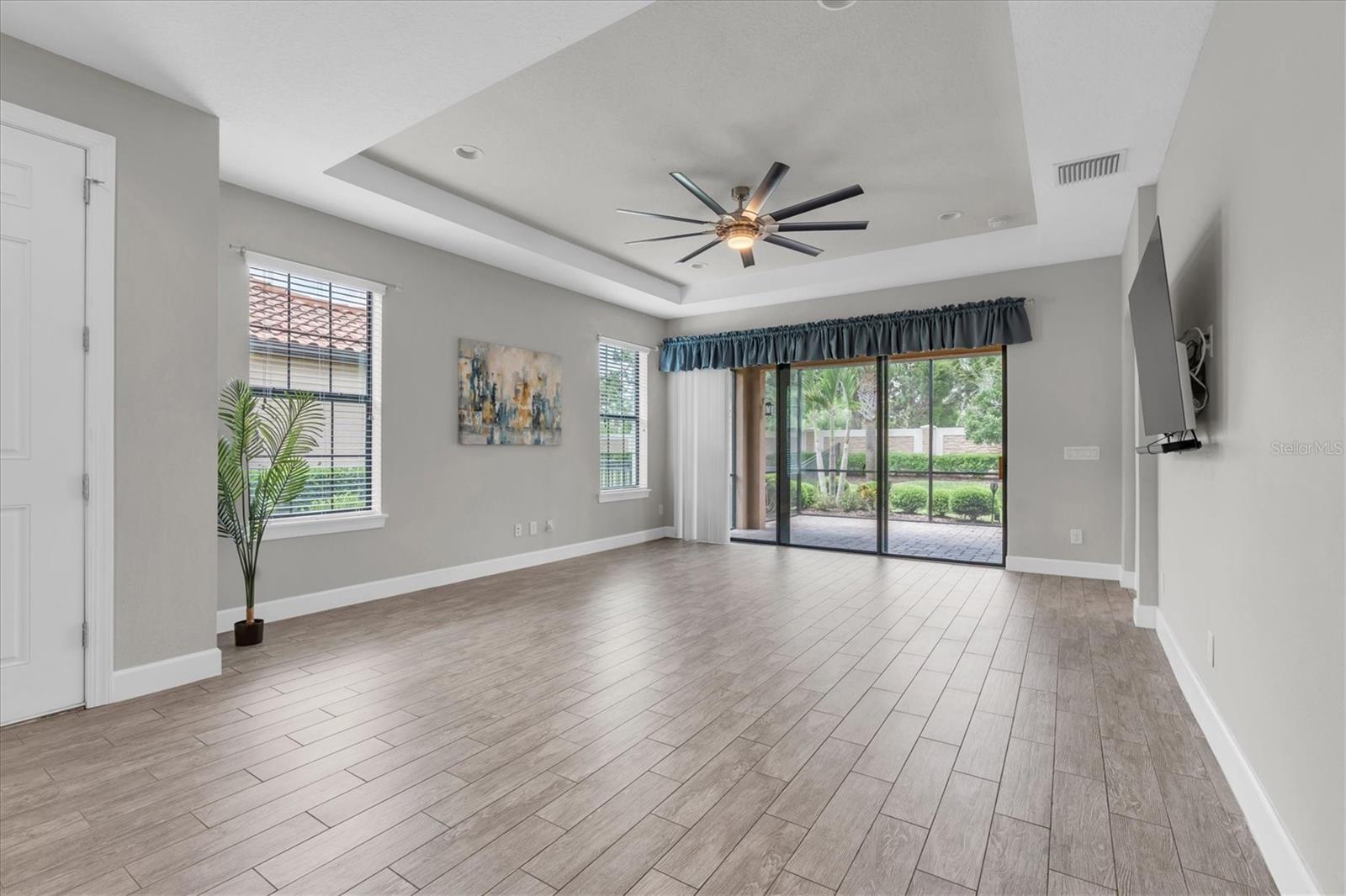 Image 6 of 42 For 11257 Callisia Drive