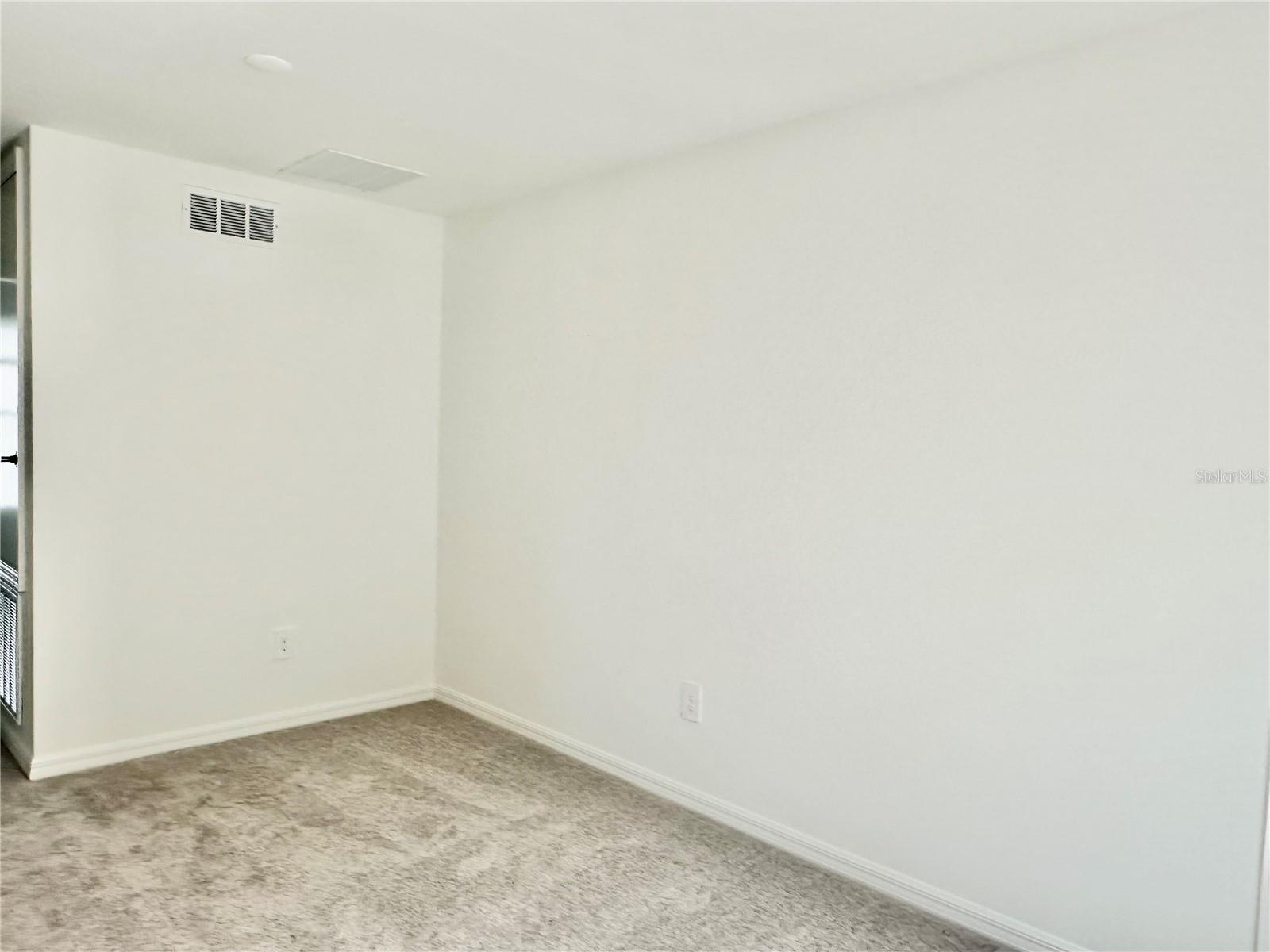 Image 21 of 53 For 17761 Pleasantview Boulevard