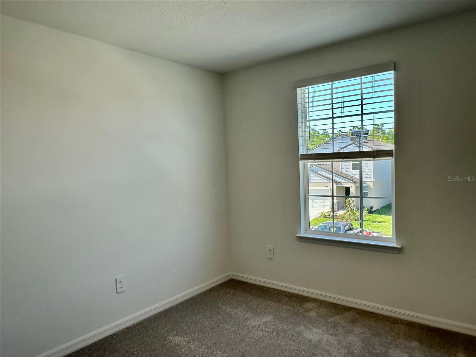 Image 25 of 53 For 17761 Pleasantview Boulevard