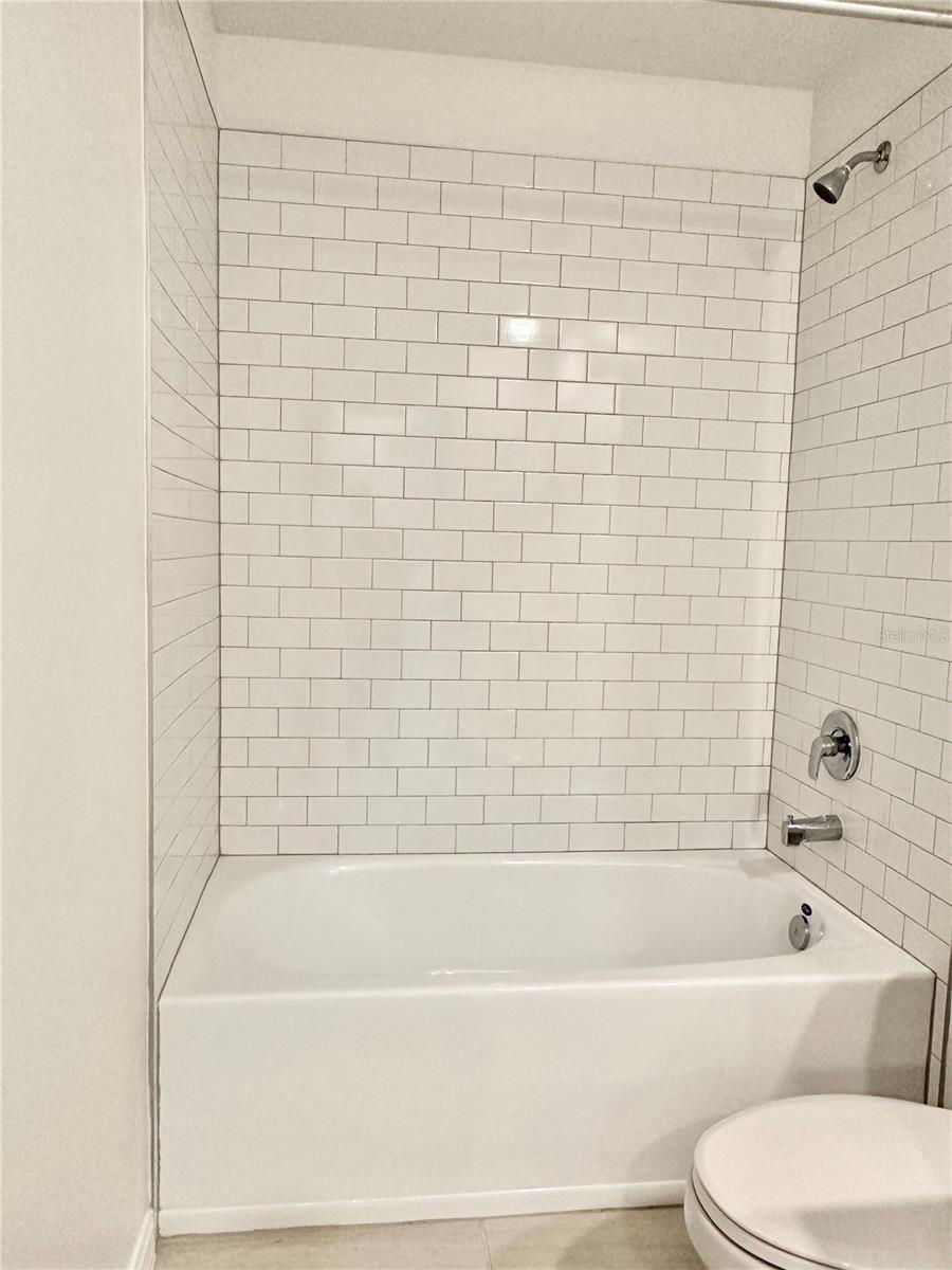 Image 29 of 53 For 17761 Pleasantview Boulevard