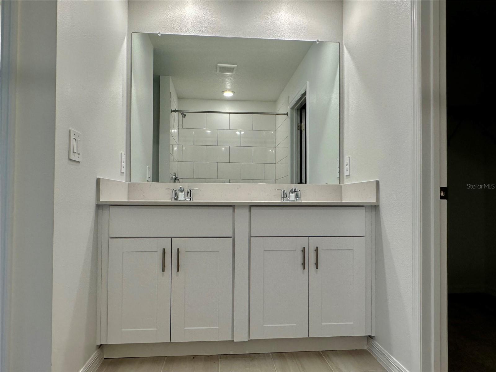 Image 36 of 53 For 17761 Pleasantview Boulevard