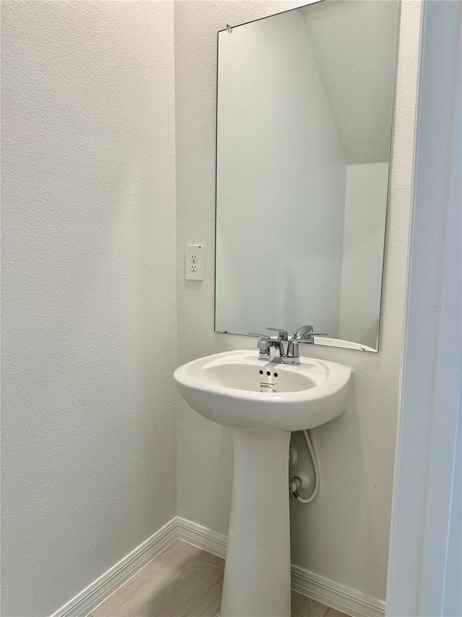 Image 4 of 53 For 17761 Pleasantview Boulevard