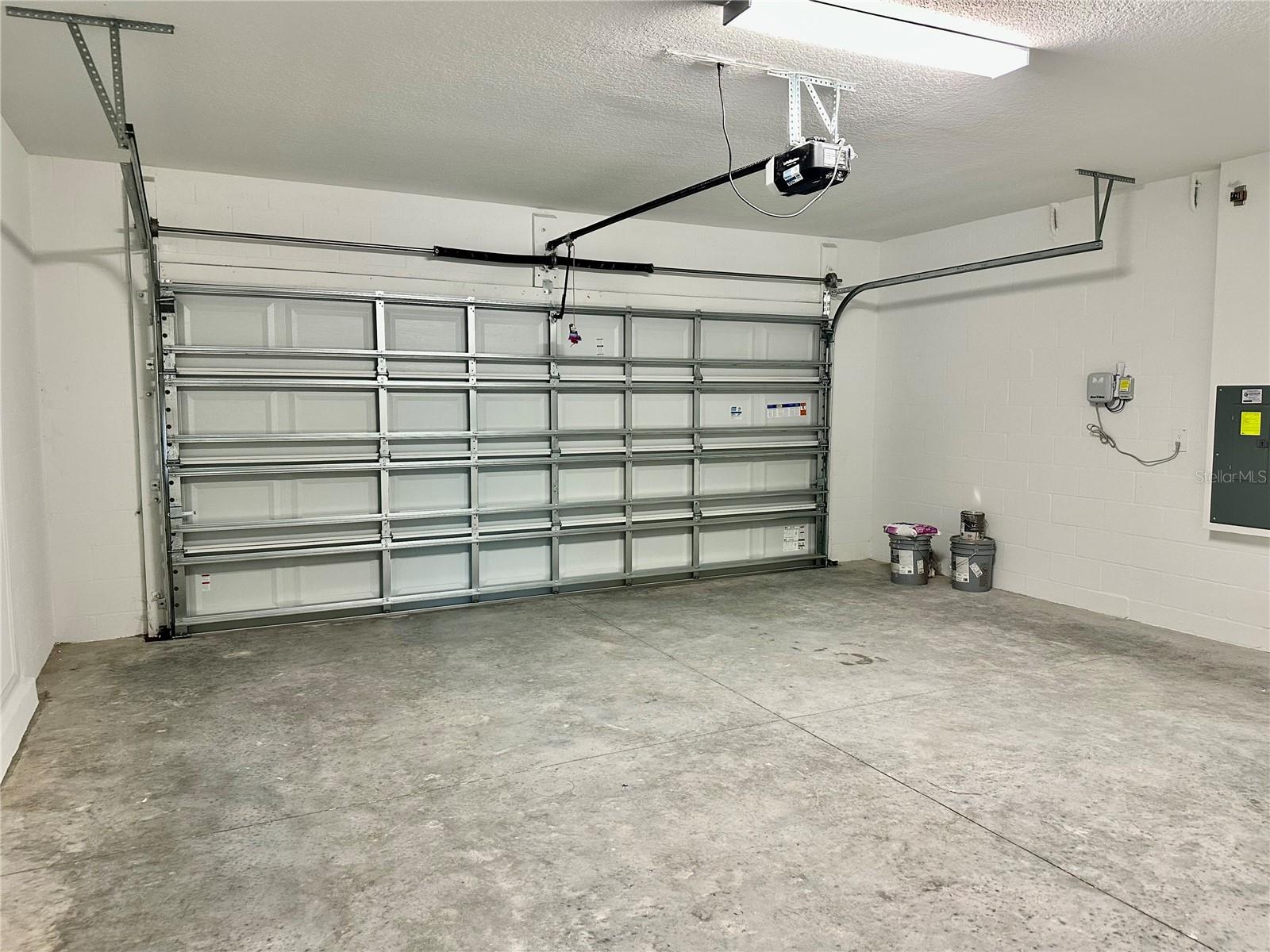 Image 44 of 53 For 17761 Pleasantview Boulevard