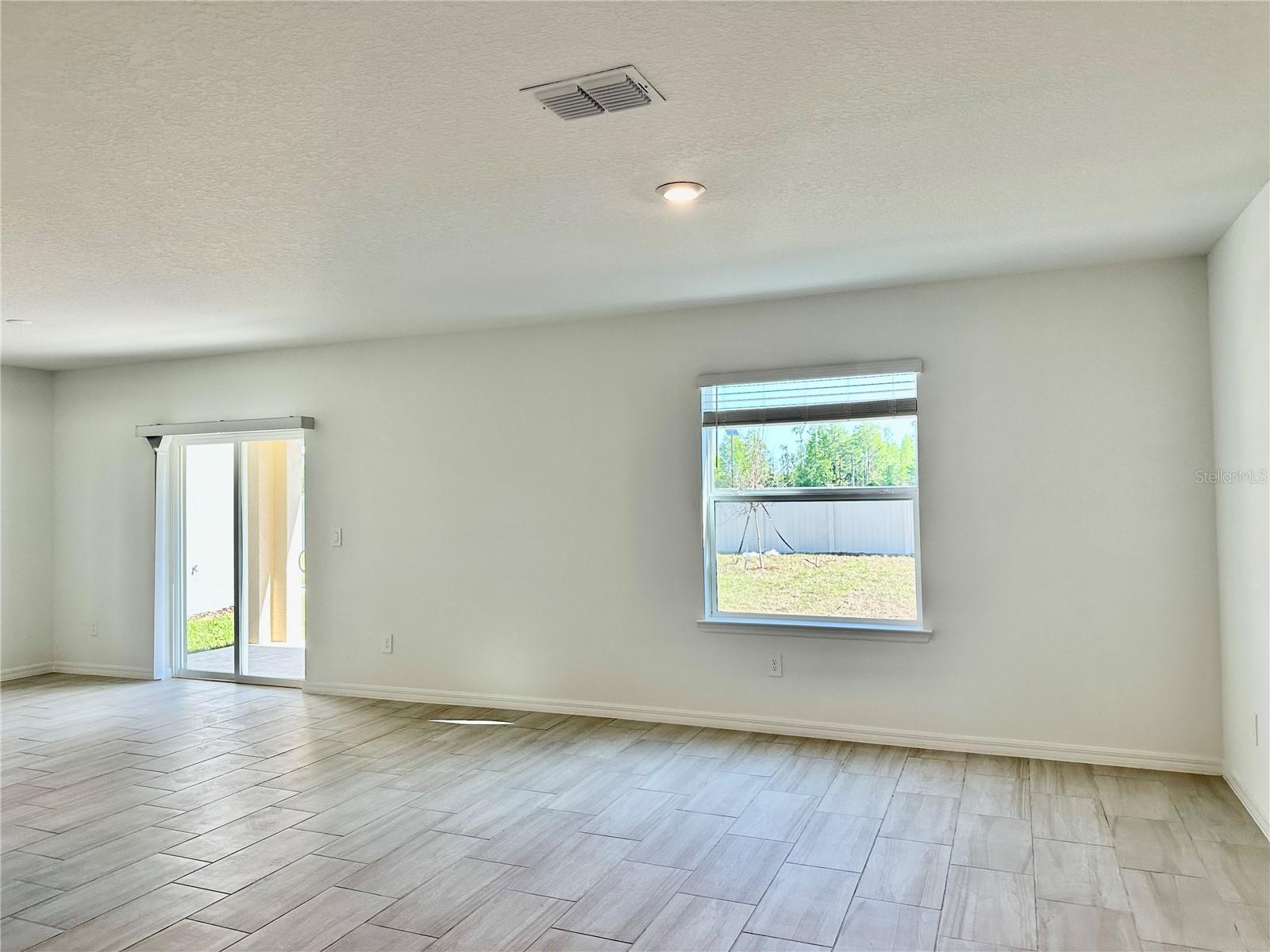 Image 6 of 53 For 17761 Pleasantview Boulevard