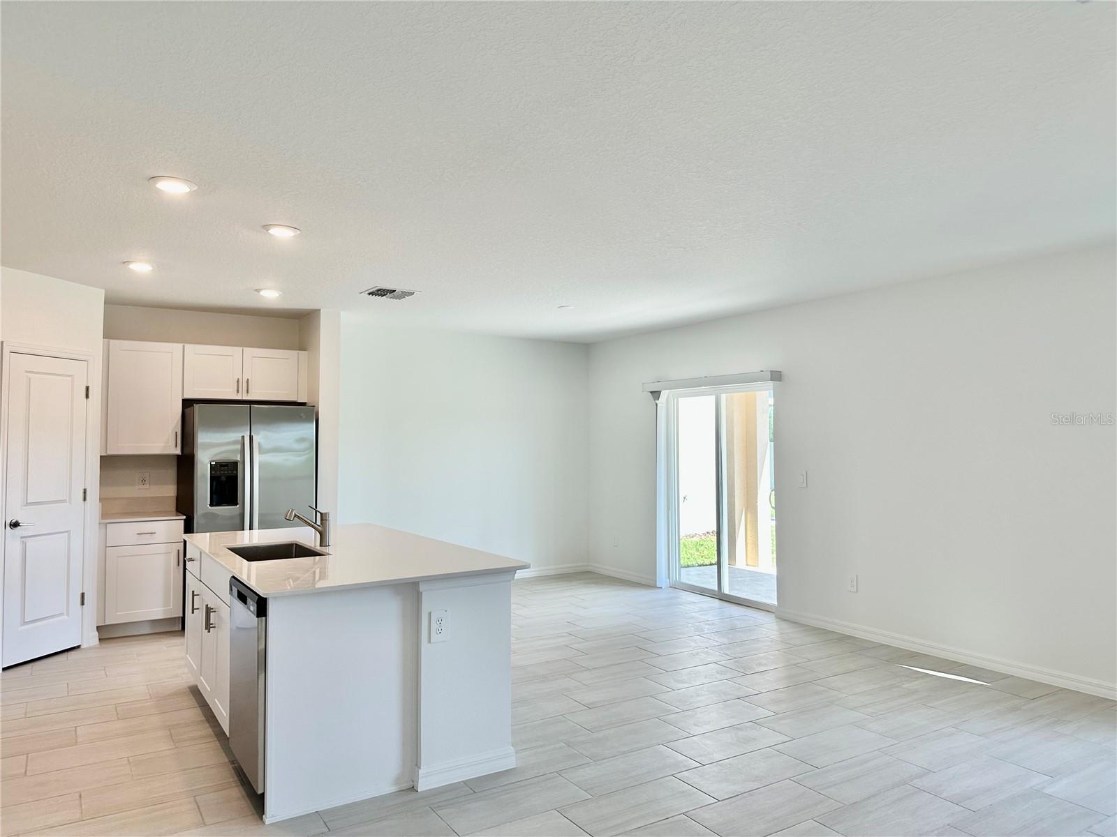 Image 9 of 53 For 17761 Pleasantview Boulevard