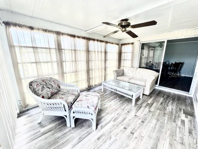 Image 42 of 75 For 10826 Freedom Drive