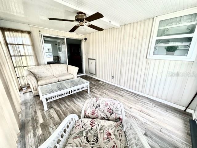 Image 44 of 75 For 10826 Freedom Drive