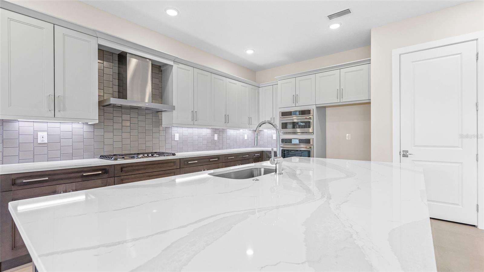 Image 12 of 37 For 18225 Cresswind Terrace