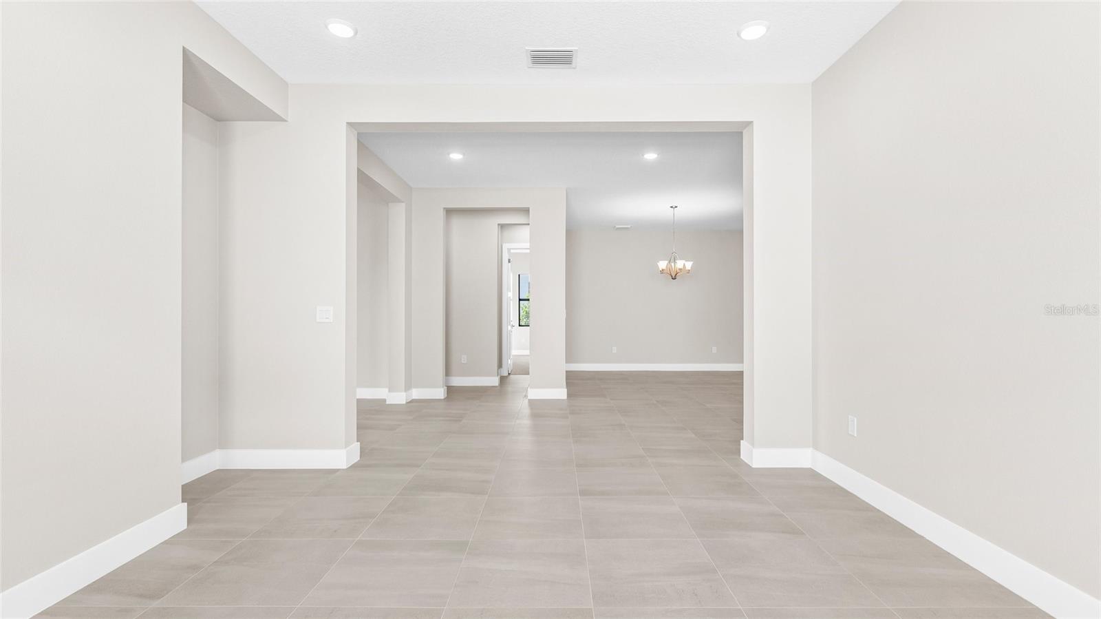 Image 3 of 37 For 18225 Cresswind Terrace