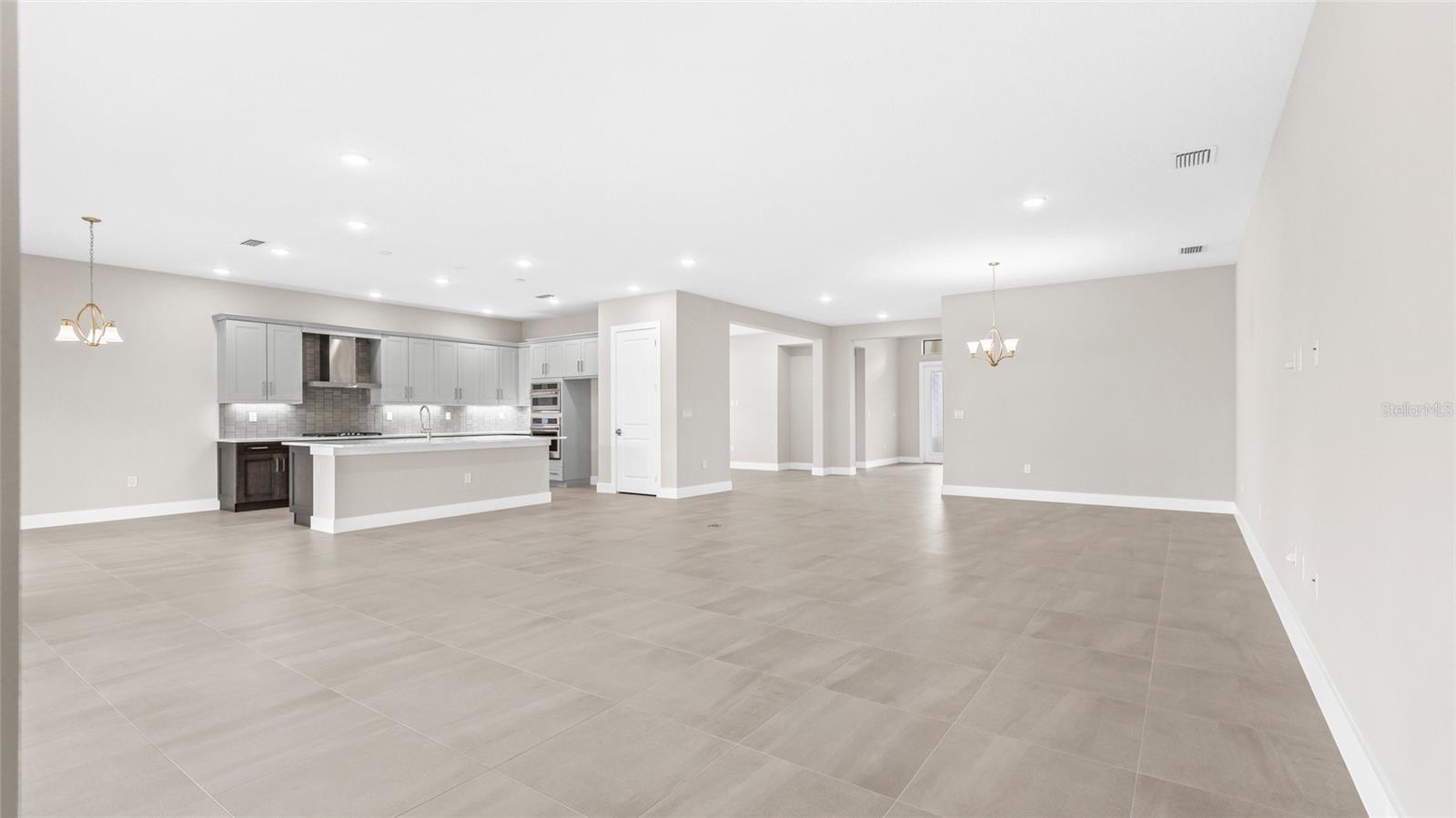 Image 7 of 37 For 18225 Cresswind Terrace