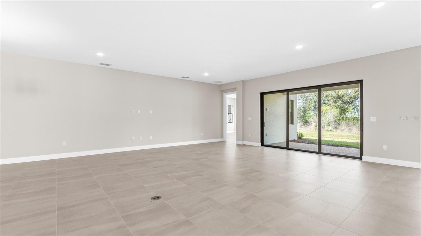 Image 8 of 37 For 18225 Cresswind Terrace